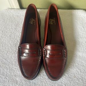 NWOB G.H. Bass & Co. Burgundy Leather Penny Loafers Sz 9